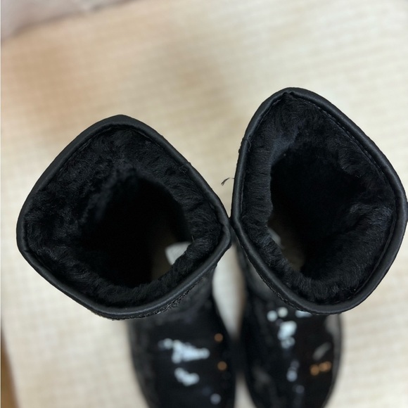 UGG Black Sequence Classic II, Women’s 6 - Picture 11 of 12